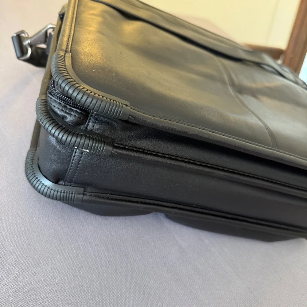 Dell Black Leather Laptop Messenger Bag Briefcase‎ Retractable handles